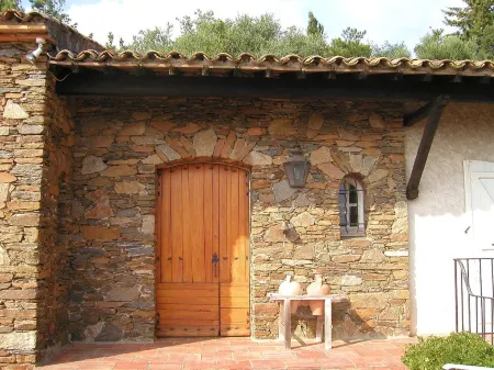 Villa - large terraces - Views of the Sea and the Hills of Cap Benat Отели в г. Борм-Ле-Мимоза