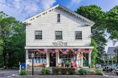 Beautifully decorated Brewster Home Hotels near Cape Cod Rail Trail