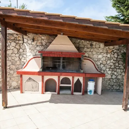 Avithos Beach 2 Mins. Private Pool & Garden. Airport 10 Minutes.