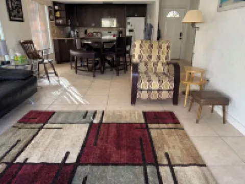 Beautiful Villa! On Wildlife Area, Natural Privacy! Close to Everything. Welcome