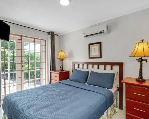 Fast WiFi, 4 bedrooms, sleeps 8, panoramic ocean views, West Coast .. Paradise ! Ξενοδοχεία στην πόλη Prospect