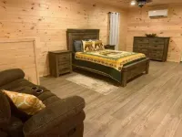 Cedar Lodge, serene all wood escape in Blue Ridge Hotels near Grandfather Mountain Highland Games