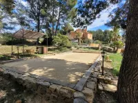 Beautiful Provencal house, 100m². Magnificent sea view, Swimming pool, Spa, Golf Hotéis em Ceyreste