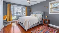 My Prima Karina BEAUTIFUL 4bd 2ba in quiet Chicago Suburb