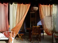 Pretty Provençal House in the heart of Lubéron, with swimming pool Hotels in Menerbes