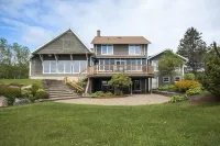 Rita's Retreat: Rita Suite ~ Indoor Saltwater Pool ~ with Lake View! Hotels near Canadian Coast Guard College
