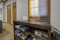 15 Min from Campus! Large 4BR Perfect for Groups!