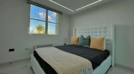 Malibu Beach Penthouse Steps to Beach & Pool