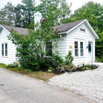 Just Renovated!!! 3Br 1. 5 Bath Beach Cottage Near Kpt and Beaches