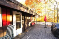 Townhouse in the mountains, close to Storyland and more!