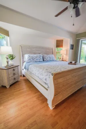 Come Home to Paradise….Screened in pool with covered lanai and hot tub Отели в г. Себастиан