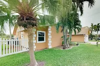 Make yourself at home in Delray Beach!!<br><br><br>