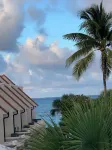 3 bedroom Town House, Paradise Island, Ocean Front Property