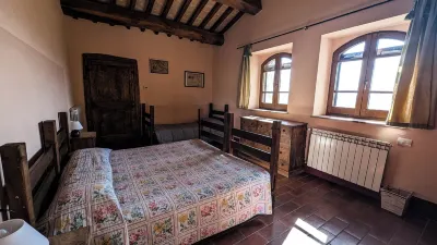Agriturismo fattoria la goccia فنادق في Ficulle