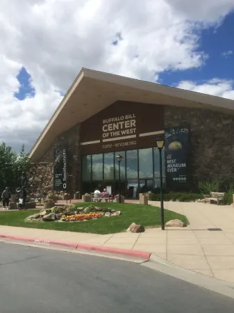 Book Early!  Accepting Reservations for 2026 Summer! Visit Yellowstone!