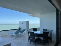 Luxury condo w/private jacuzzi and flamingo views Hotels in Telchac Puerto