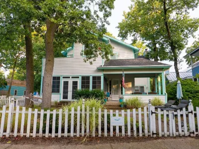 Beachwalk Resort House Close to Beach w/ Cart Hotel in zona Michigan City Beach