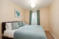Westside Apartments :Cosy 2 Bed 2 Bath Flat