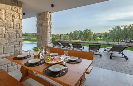 Villa Linda - 8 Personen, 3 Schlafzimmer, 3 Badezimmer, Grill, Privater Pool