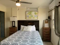 STUDIO  Walking distance to beach.