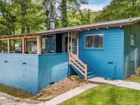 Vintage Smith Lake Retreat! Hotels in Walker County