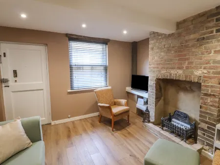 Star Cottage Отели рядом с достопримечательностью «Нешнел Траст - Берлинг Гэп энд Севен Систерс»