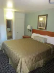 Civic Center Lodge / Lake Merritt Bart