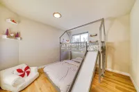 Lakefront Gem: Balcony, Fire Pit & Yard in Everett Hotels in Monroe