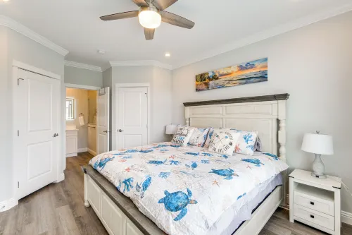 Furnished Screened Porch: Baypoint Resort Home! - 4-Star