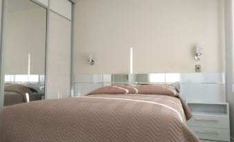 Hostal Costa de Marfil Suites & Apartamentos - Housity