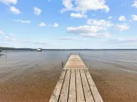 Maine Stay Lake House-Limit12 Home Hotels in Sebago