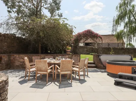 Nempnett Farmhouse Отели в г. Блэдон