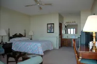 Lockport Inn and Suites Hotels in Lockport