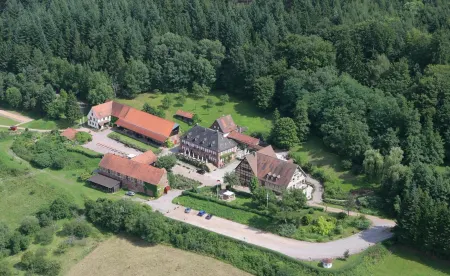Landhotel der Schafhof Amorbach Отели в г. Хессенек