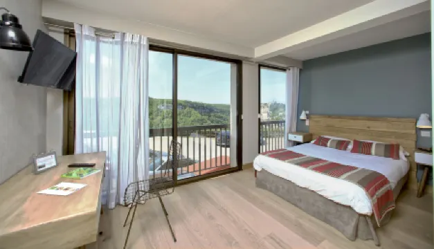 Logis Hôtels - le Belvédère - Hôtel 2 étoiles et Restaurant