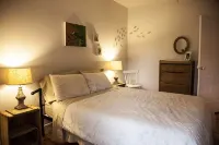 Le Passe-Partout Hotels in Sutton