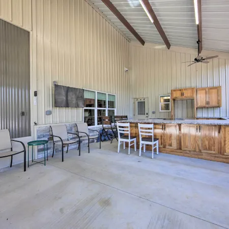 Home w/ Screened Porch - Near Toledo Bend Lake!