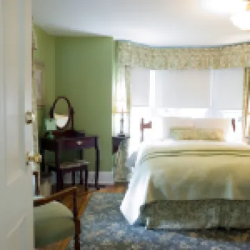 Farmhouse Inn B&B