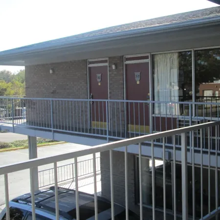 Budgetel Inn & Suites