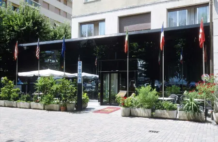 Hotel Ariston Отели в г. Понцоне