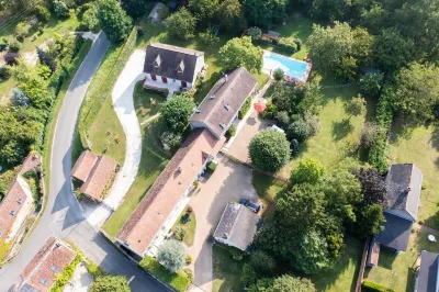 Le Clos de La Rousseliere فنادق في Chisseaux