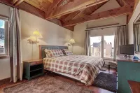 Nice Update Condo - Great Access to Superbee Lift in East Village - AN302 by RedAwning - Bathtub