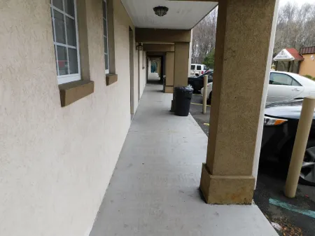 Hotel Vicenza Отели в г. Monmouth Junction