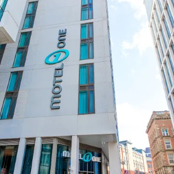 Motel One Manchester-St. Peter´s Square Отели рядом с достопримечательностью «Улица Уилмслоу-Роуд»