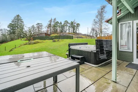 Rowan - Woodland Cottages Отели рядом с достопримечательностью «Wray Castle»