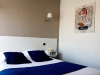 Hôtel du Grand Cerf Hotels in Ernée