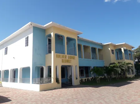 Golden Shore Resort Отели в г. Эйри Касл