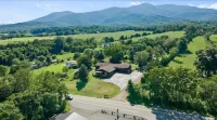 Basecamp151 Hotels in Rockfish
