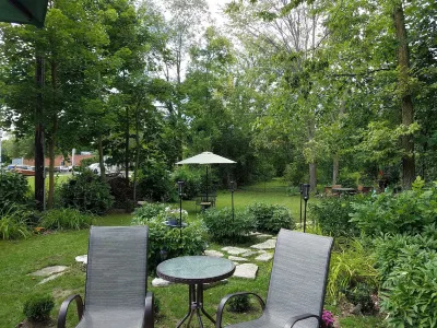 Lilly Pad Boerners Guest House Hotels near Cedarburg Art Museum