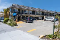 Continental Lodge - Parking